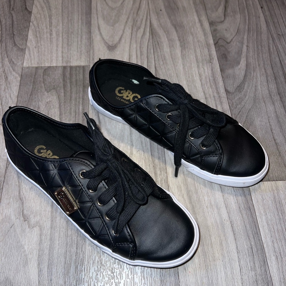 Women’s Black Sneakers ✨